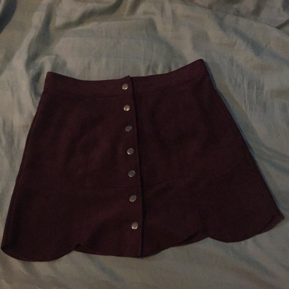 Button up scalloped suede skirt!💓